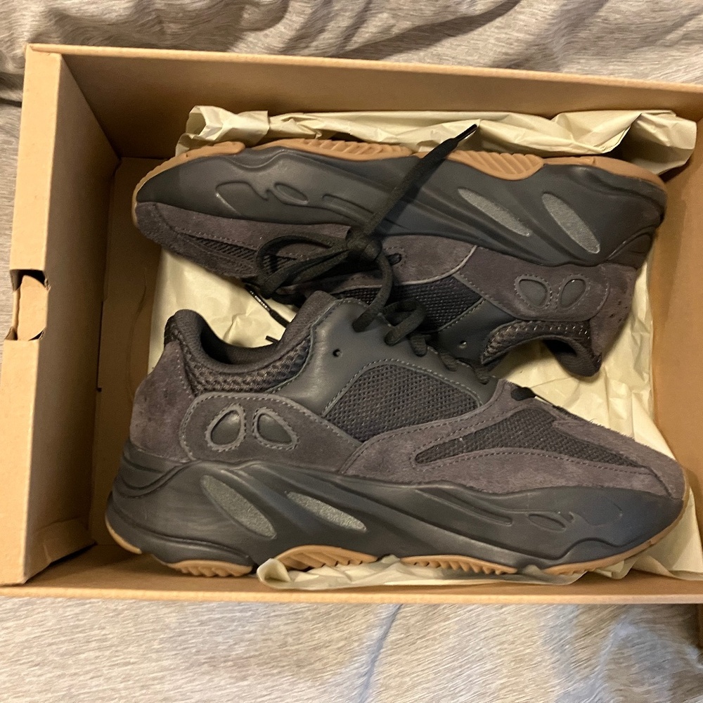 Utility Black Yeezy 700s